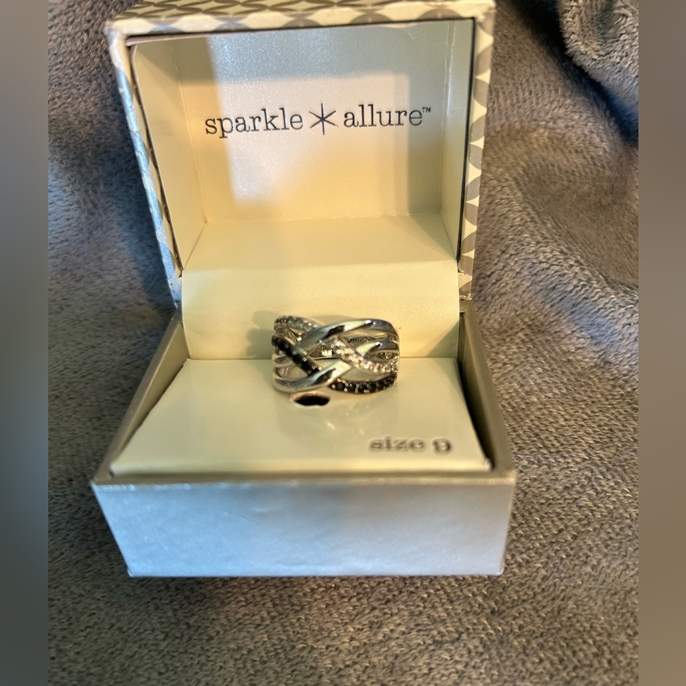 Sparkle Allure ring size 9